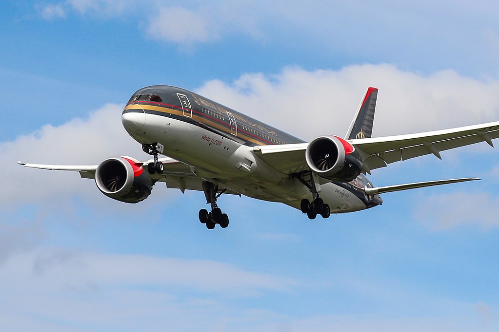 1024px-JY-BAF_Boeing_787_Royal_Jordanian_35426834412