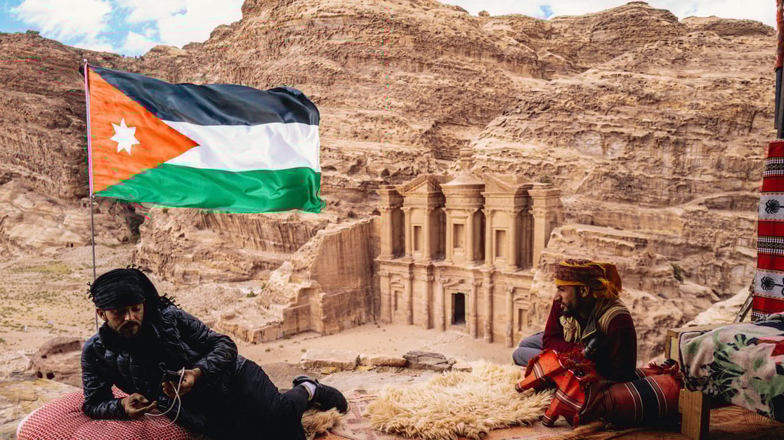 2-petra-horizontal