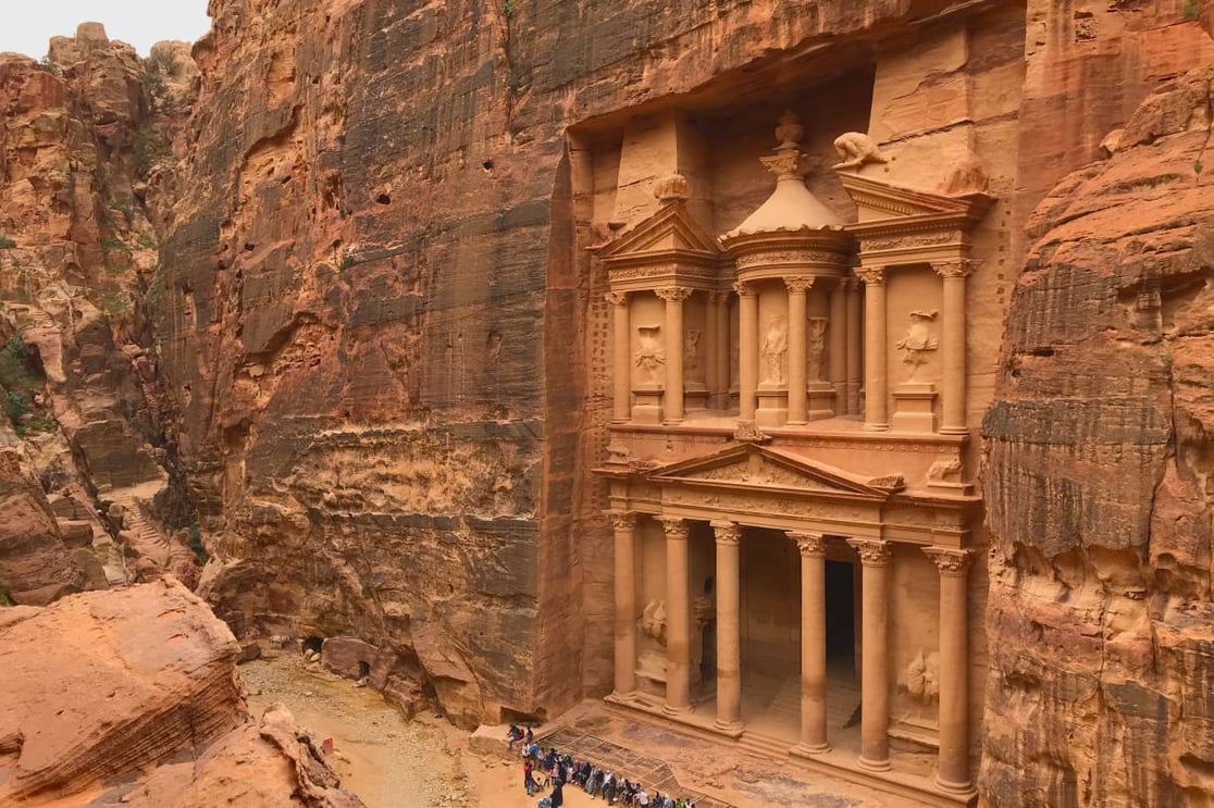 Five-adventures-in-jordan-PETRA-1220x813