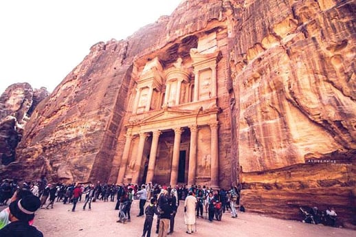 petra-tourists